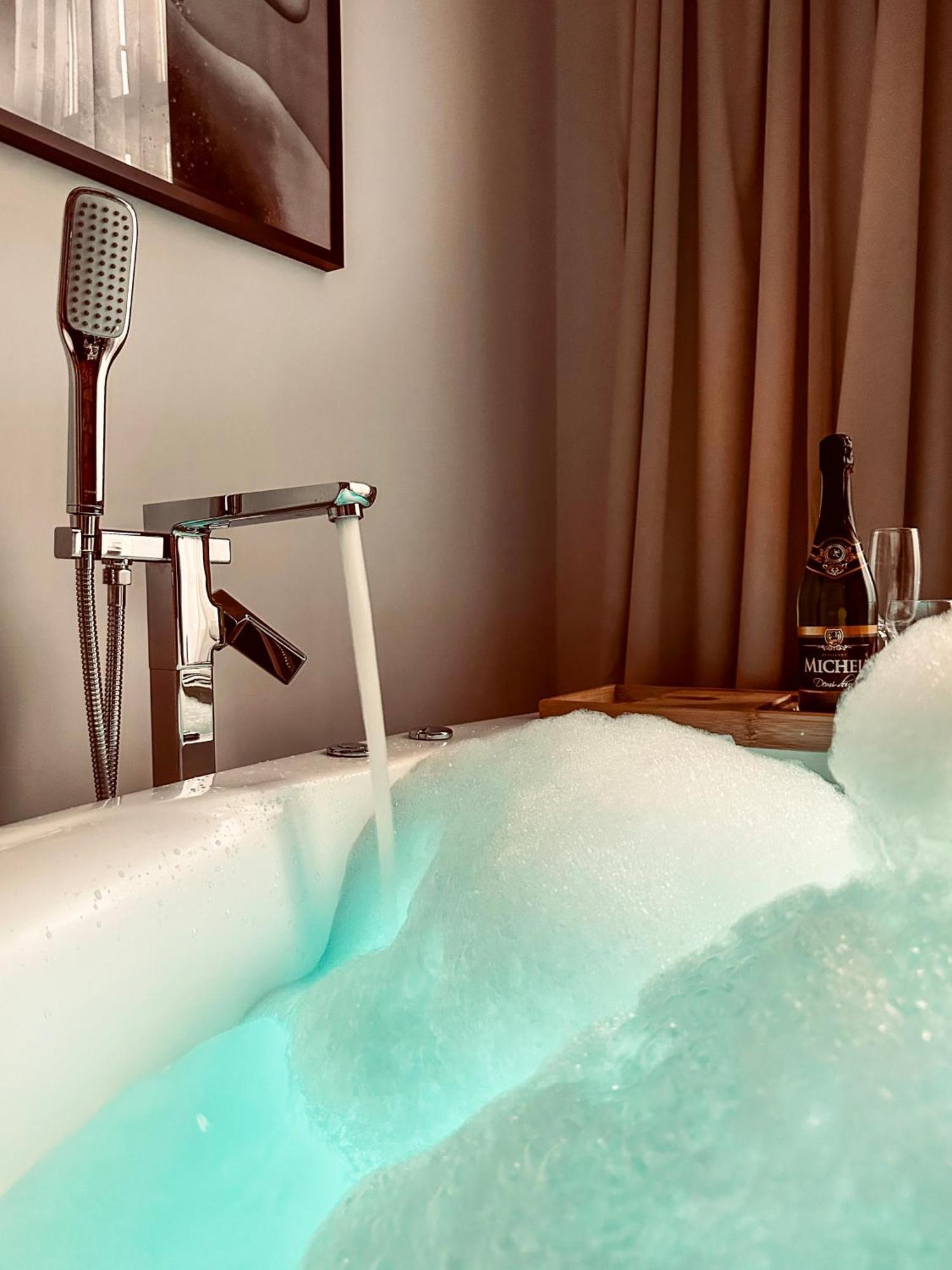 Apartamento Premium Jacuzzi For Couples, Old Town *